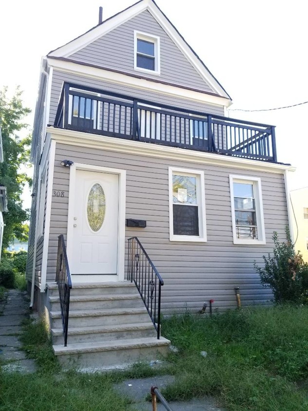 Primary Photo - 308 Franklin Ave
