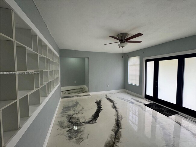 Building Photo - 115 Sierra Dr