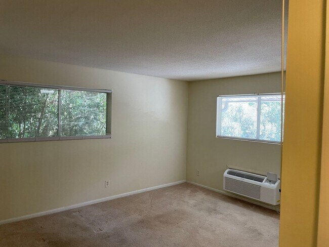 Foto del edificio - 2 Bedroom Condo in a central location!