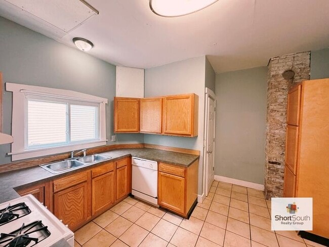 Foto del edificio - 4 bed 2 bath Single Family Home
