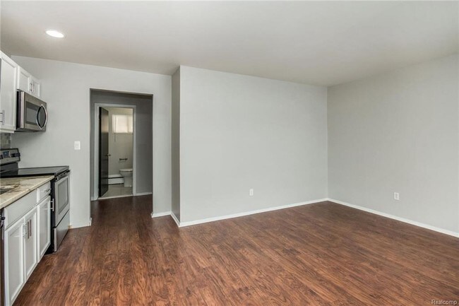 Building Photo - 2419 Normandy Rd