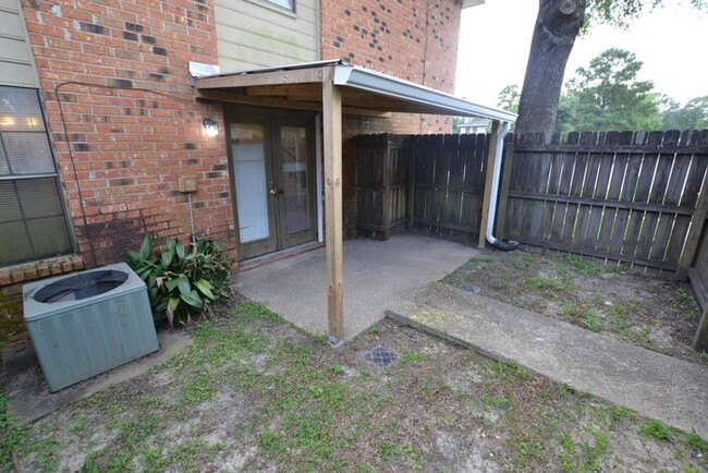 Building Photo - 3305 O'Neal Ln