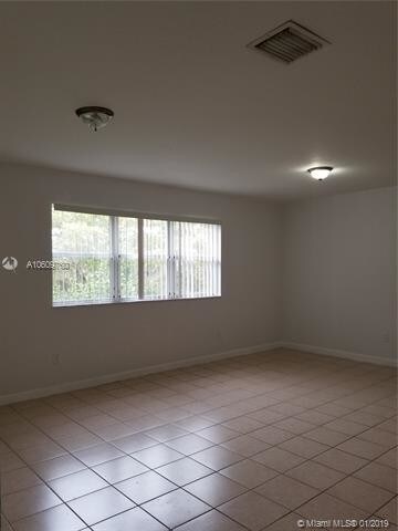 Foto del edificio - 1650 NE 33rd Ave