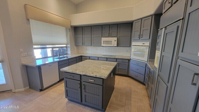 Foto del edificio - 6508 E Claire Dr
