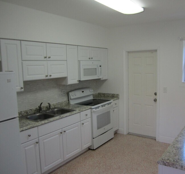 Kitchen - 1172 NE 111th St