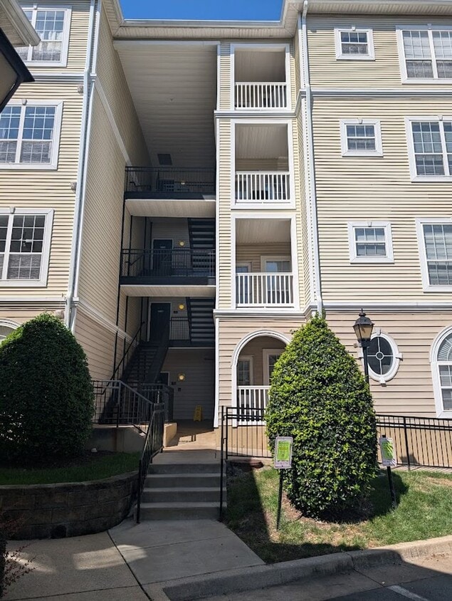 Primary Photo - Palazzo at Park Center Top floor 2 bedroom...