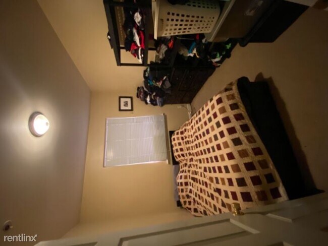 Building Photo - 1 br, 1 bath Townhome - 2025 9th St A Unit A