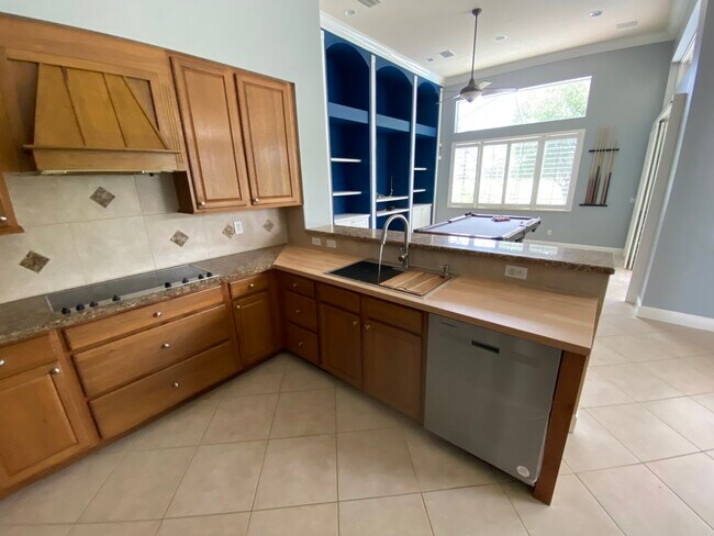 Building Photo - 8104 Kiawah Trce