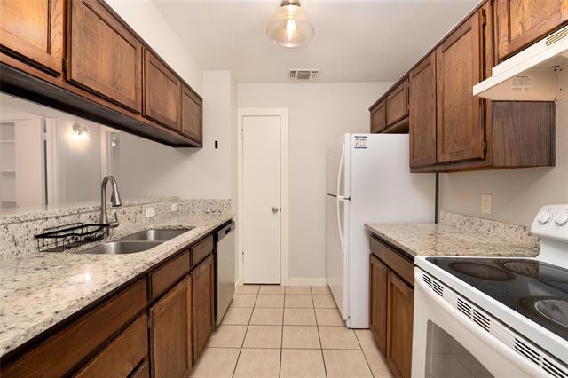 Foto del edificio - 1717 Meadow Oak Dr