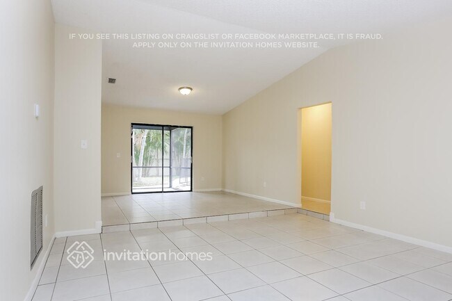 Building Photo - 4915 SW 12th St