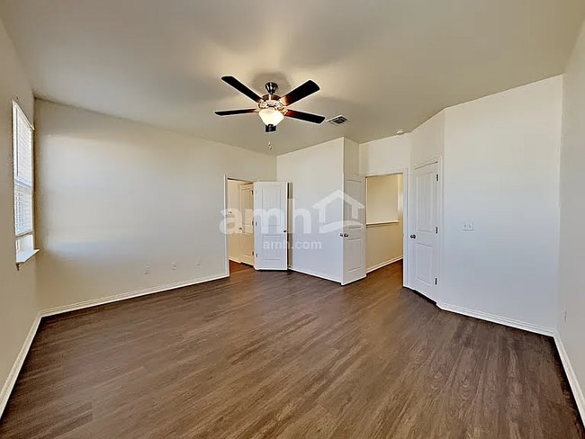 Foto del edificio - 2721 Meadow Crest
