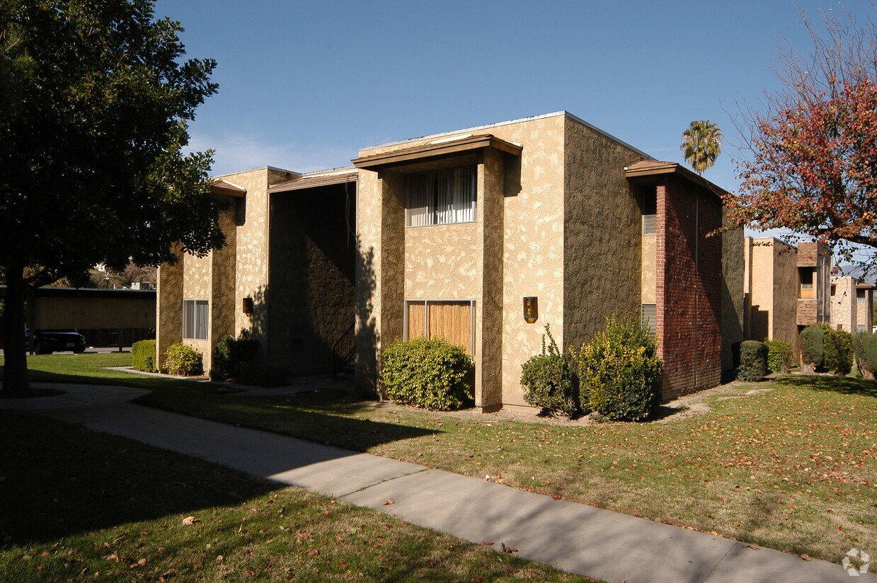 Foto principal - 11140-11150 Poplar St