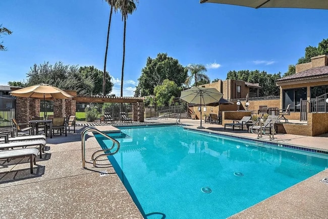 Building Photo - 3825 E Camelback Rd