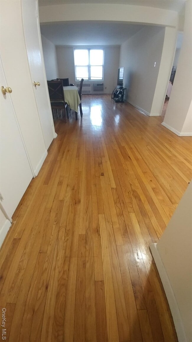 Building Photo - 66-15 Thornton Pl