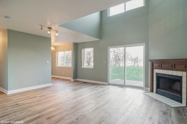 Foto del edificio - 734 E Whispering Oaks Ct