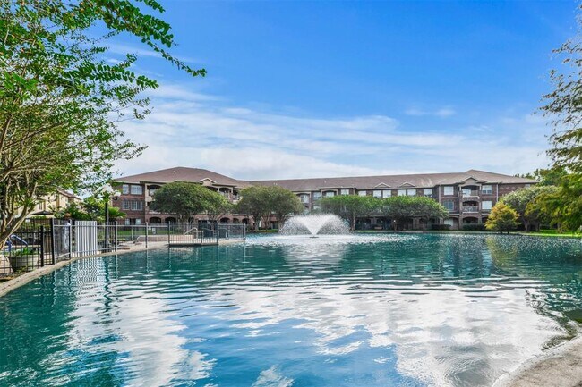 Building Photo - 2815 Kings Crossing Dr