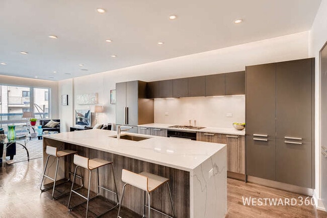 Photo - 880 N Milwaukee-5S Apartment