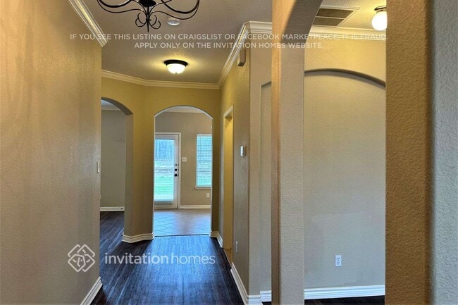 Building Photo - 830 Randall Rd