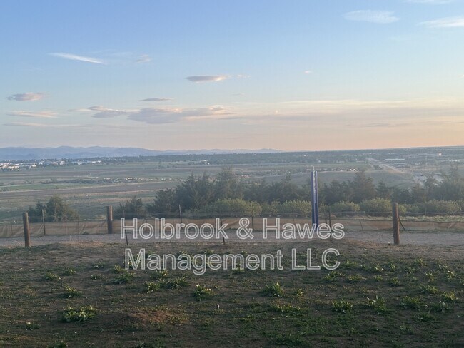 Foto del edificio - 2141 Sunridge Cir
