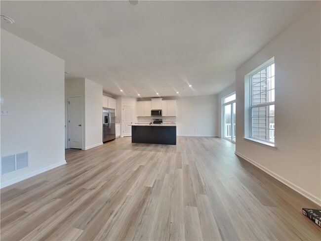 Building Photo - 137 Sweetwater Dr