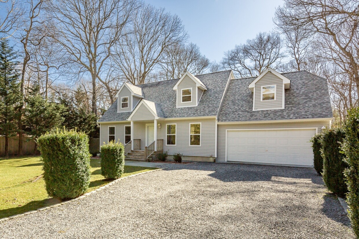 Photo - 176 Underwood Dr (East Hampton, NY)