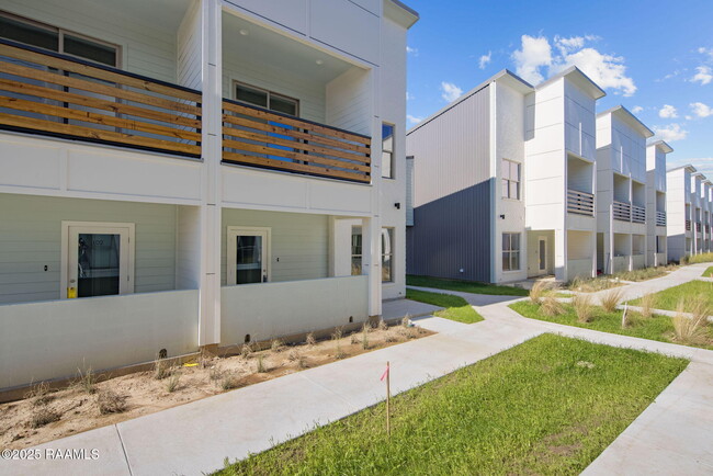 Building Photo - 104 Canvasback Dr