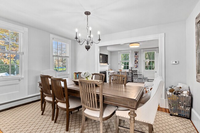 Comedor 1 - 73 Elm St