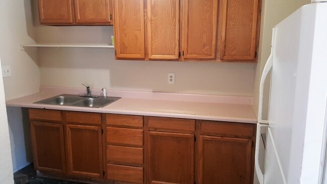 Building Photo - Perfect 2 Bedroom/ 2 Bathroom Shadle area Home!