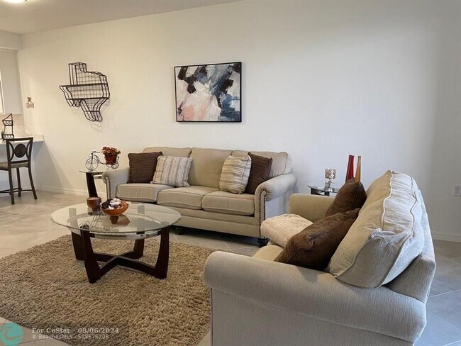 Foto del edificio - 5651 Double Eagle Cir