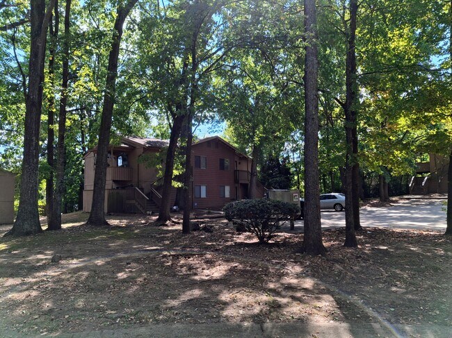 Foto del edificio - 1445 Riverwood Ct