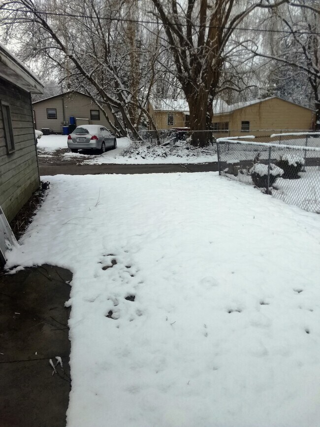 Building Photo - 3216 Gilboa Ave