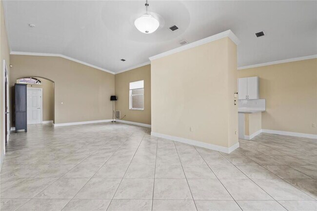 Building Photo - 5101 SW 134th Ave