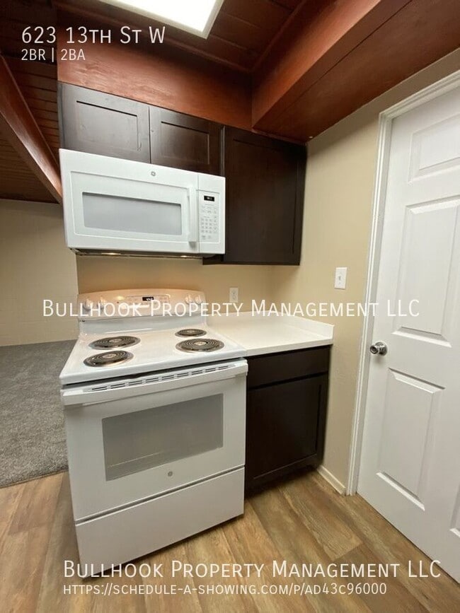 Building Photo - 623 13th St W