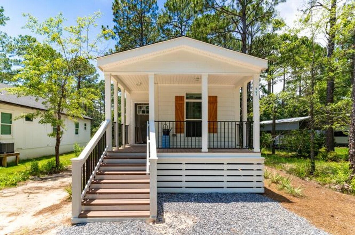 Foto principal - 2 Bedroom/ 2 Bath Mobile Home $1950/ Month...