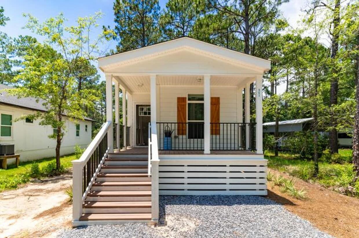 Primary Photo - 2 Bedroom/ 2 Bath Mobile Home $1950/ Month...