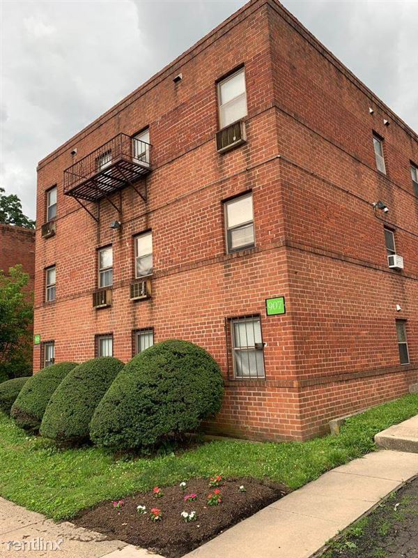 Building Photo - Cliveden Court (1009 E Cliveden St)