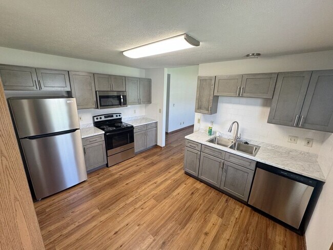 Building Photo - 3106