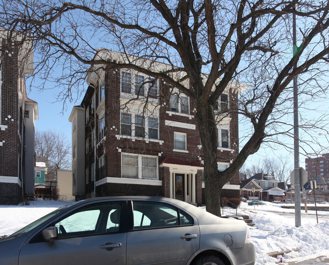 33193321 Gillham Rd, Kansas City, MO 64109 Apartments in Kansas City