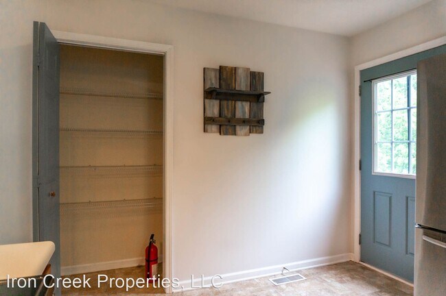 Building Photo - 2 br, 1 bath House - 118 Savannah Woods Court