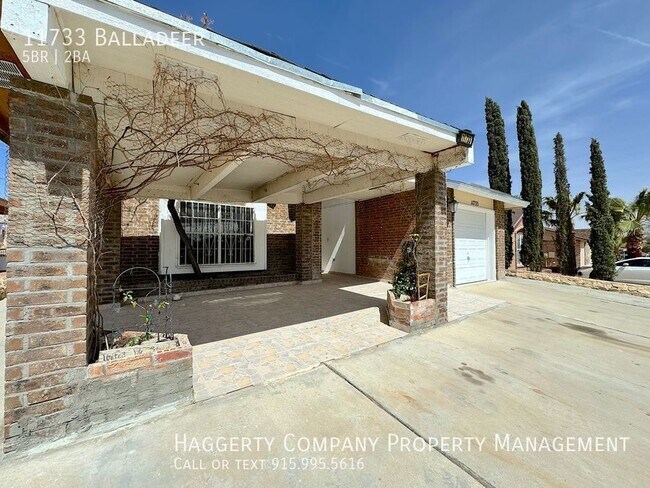 Building Photo - East El Paso 5 bed Refrig A/C