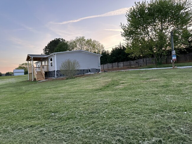 Building Photo - 10054 Rutledge Pike