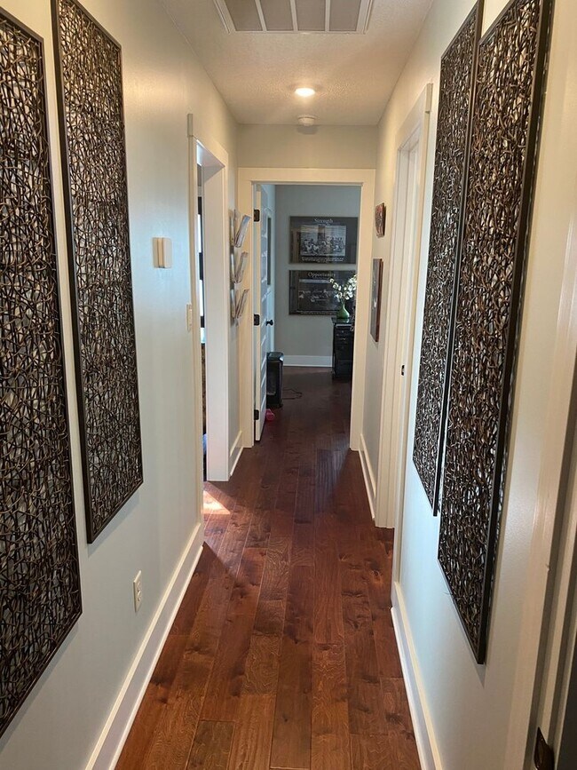 Building Photo - 16 White Birch Dr