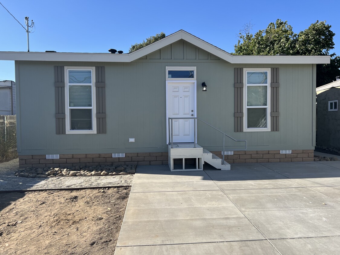 Primary Photo - 1073 E Ventura St