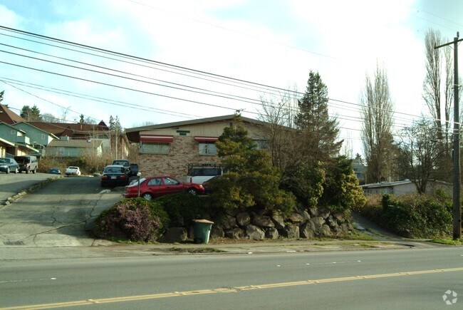 Building Photo - 6800 Rainier Ave Ave S