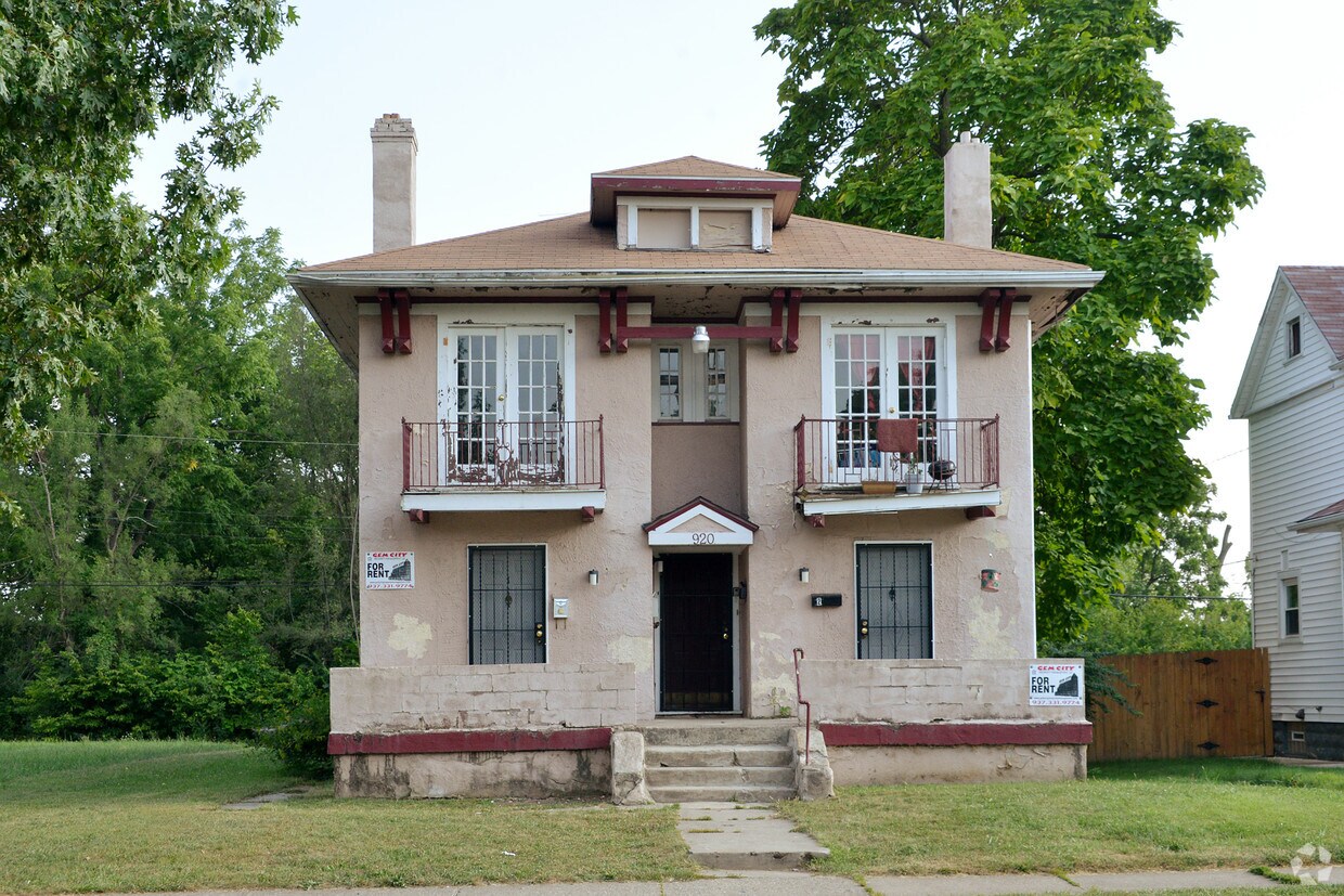 Building Photo - 920 Superior Ave