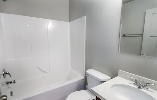 Foto del edificio - 194 E 700 N