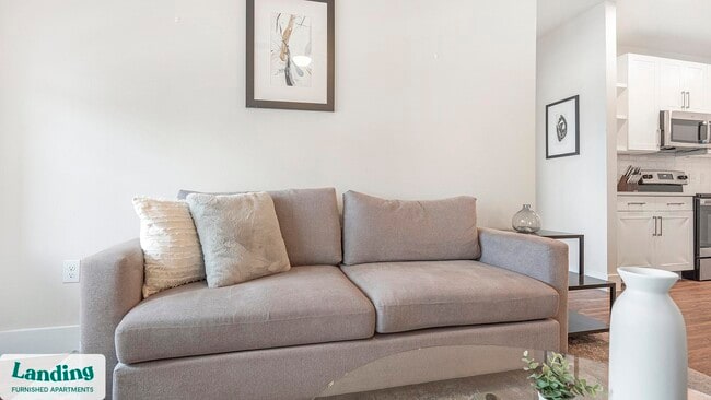 Building Photo - 15950 Chase Hill Blvd