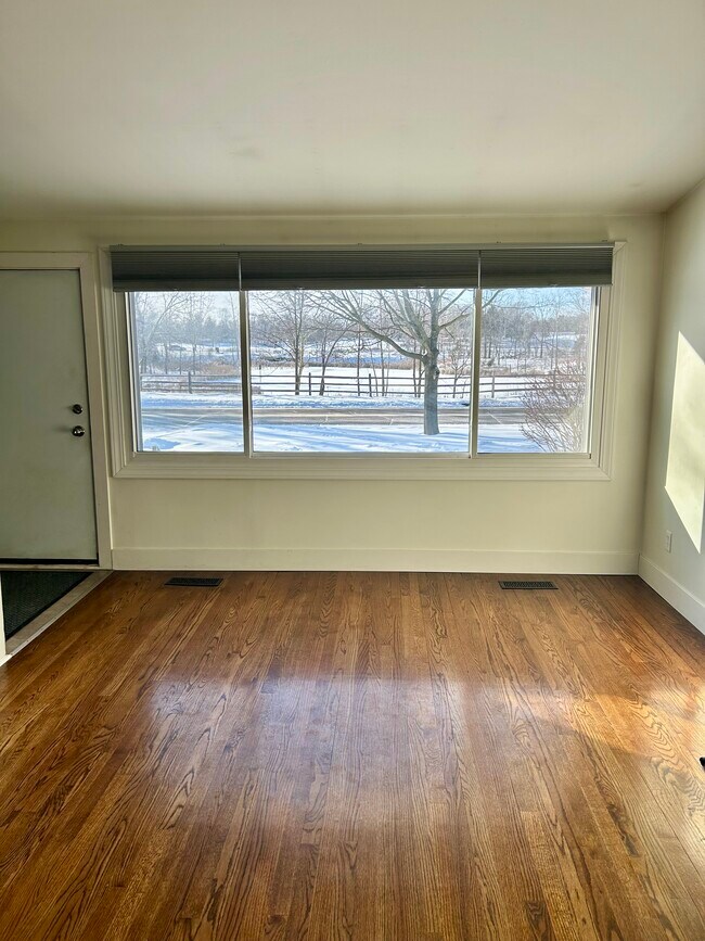 Building Photo - 1216 N Fairview Ave