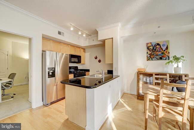 Building Photo - 1441 Rhode Island Ave NW