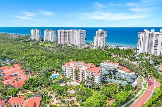 Foto del edificio - 8720 Bay Colony Dr